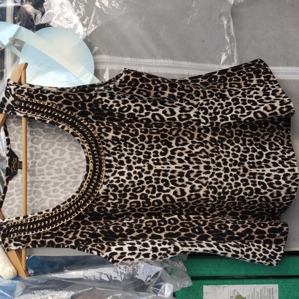 Thalia leopard fit and flare top XL